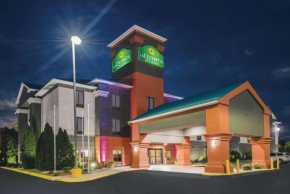 La Quinta Inn & Suites by Wyndham Louisville East